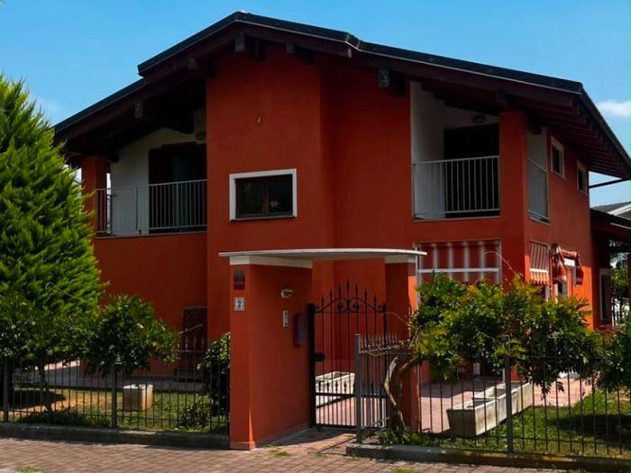 Casa con 6 locali in vendita in Via dei Ciliegi, Vignolo