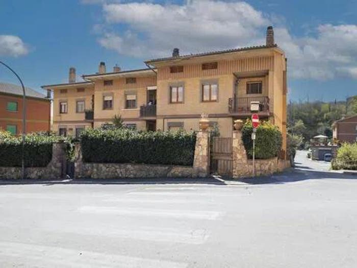Appartamento con 5 locali in vendita in Viale Giacomo Matteotti No Number, Centro, Capranica