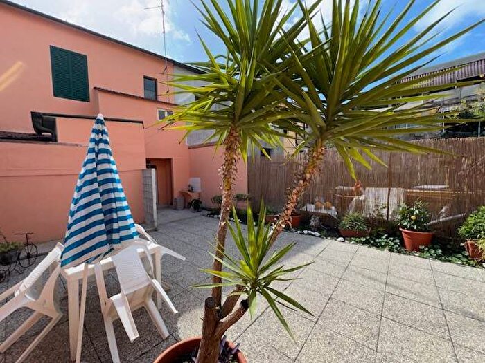 Casa con 6 locali in vendita in Via Aurelia Sud, Bicchio Varignano, Viareggio