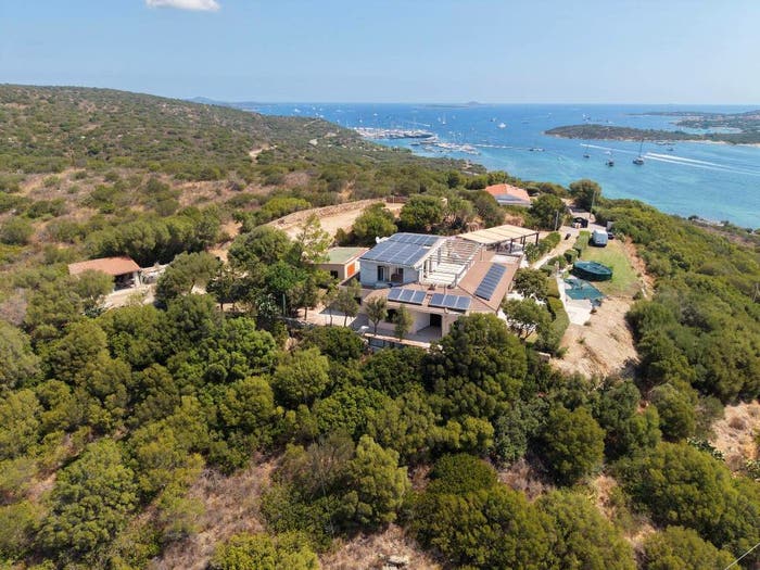 Casa con 6 locali in vendita in Via Cugnana, Cugnana, Olbia