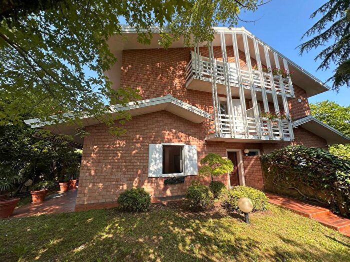 Casa con 6 locali in vendita in Volontari Planis, Udine