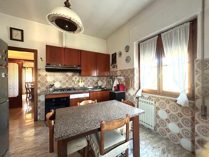 Casa con 6 locali in vendita in SP, Montopoli di Sabina