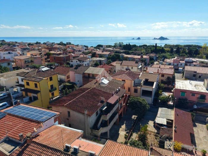 Appartamento quadrilocale in vendita in Via Selole, Santa Maria Navarrese, Baunei