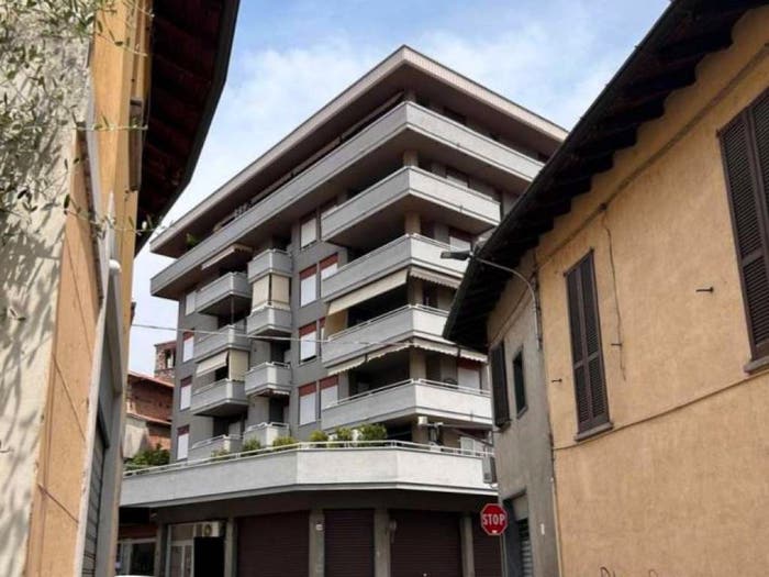 Appartamento con 6 locali in vendita in Via Gerolamo Dolci, Centro, Somma Lombardo