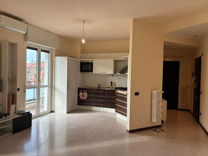 Appartamento trilocale in vendita in Via Lombardia, Centro, Pioltello