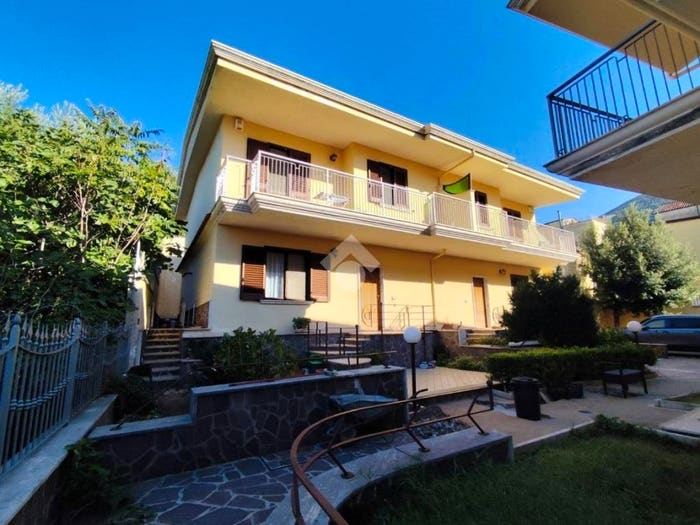Casa quadrilocale in vendita in Vico Parrocchia, San Felice a Cancello