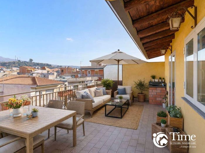 Appartamento quadrilocale in vendita in Via Vittorio Emanuele, Biancavilla