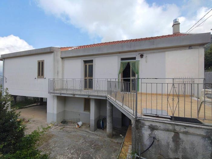 Casa con 5 locali in vendita in Contrada Sant'Antonio, San Salvatore di Fitalia