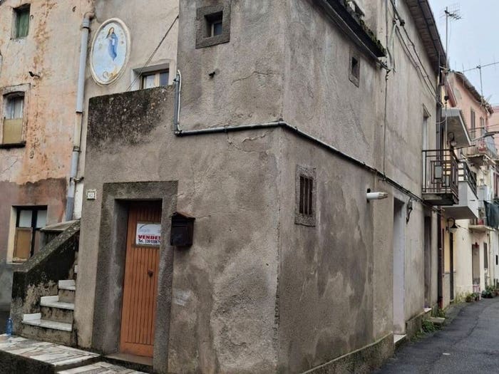 Casa trilocale in vendita in Viale Vincenzo Gattoleo, Pontegrande Sant'Elia, Catanzaro