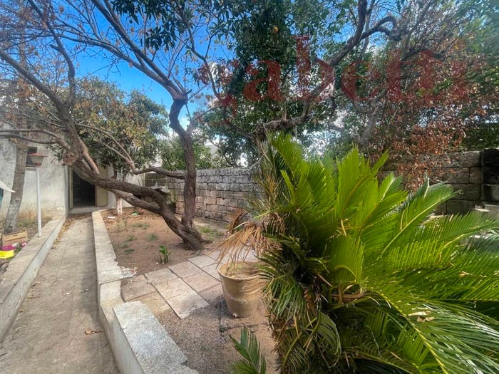 Casa con 5 locali in vendita in Spongano
