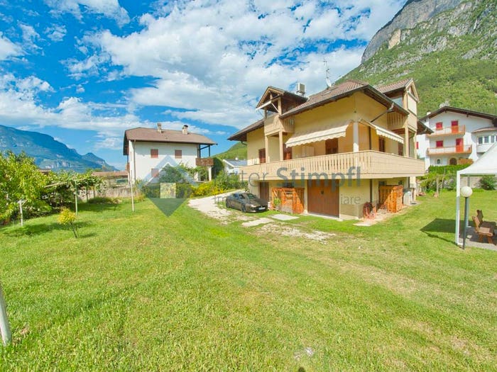 Casa con 6 locali in vendita in Centro, Egna