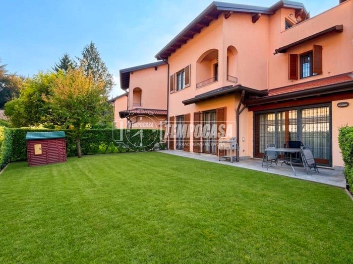 Casa con 5 locali in vendita in Via Donatori del sangue, Lesmo