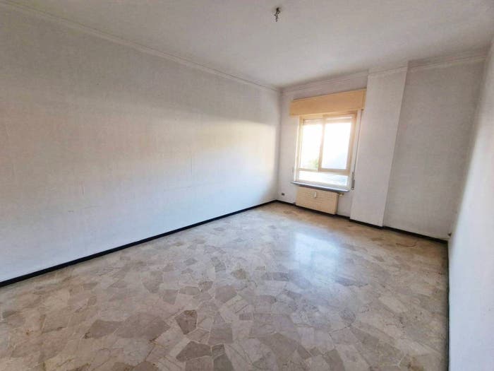 Appartamento quadrilocale in vendita in Via dell'Alloro, Sestri Ponente, Genova