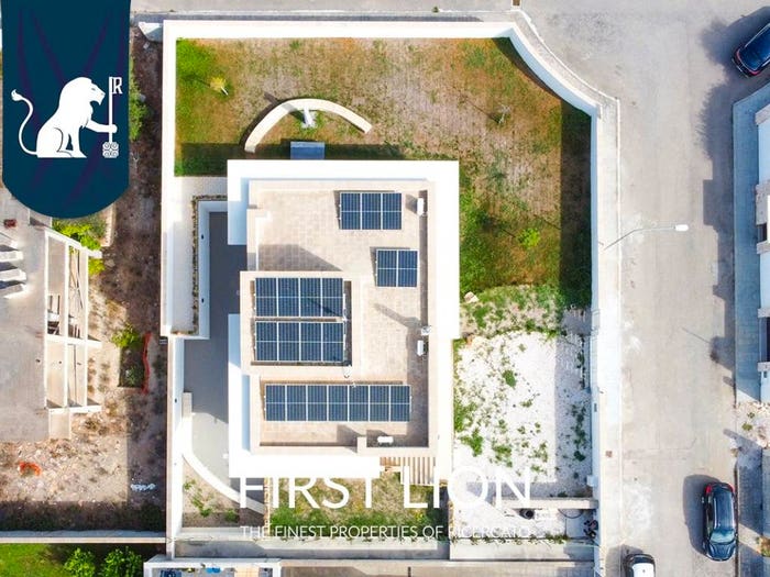 Casa con 6 locali in vendita in Via Achille Castiglioni, Rudiae Casermette, Lecce