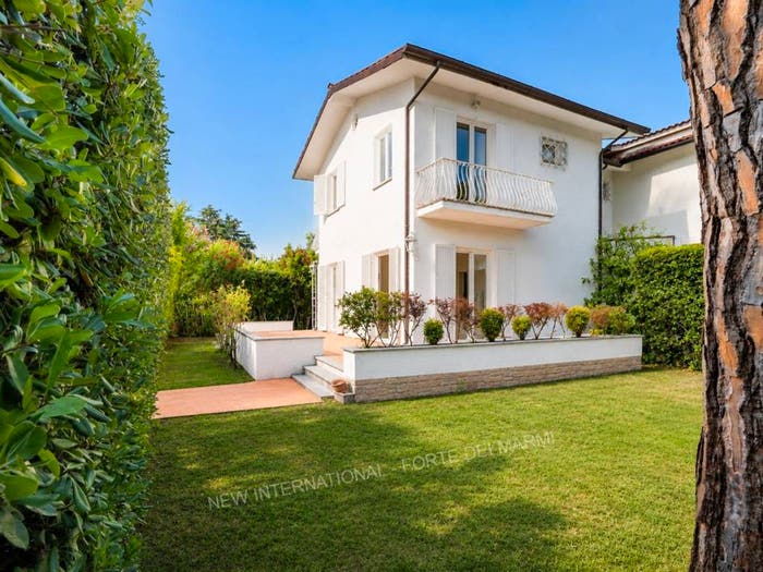 Casa con 5 locali in vendita in Via Papa Giovanni XXIII, Vittoria Apuana, Forte dei Marmi