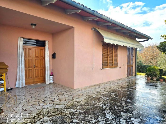 Casa con 6 locali in vendita in Via delle Terme Sud, Montepulciano