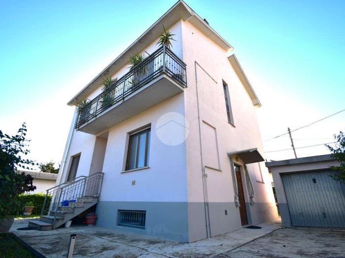 Casa con 6 locali in vendita in Via Quarto, Centro, Fidenza