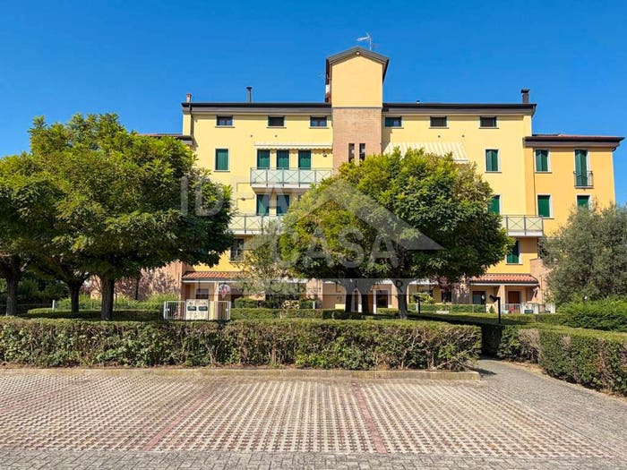 Appartamento trilocale in vendita in Via Piemonte, Mirandola
