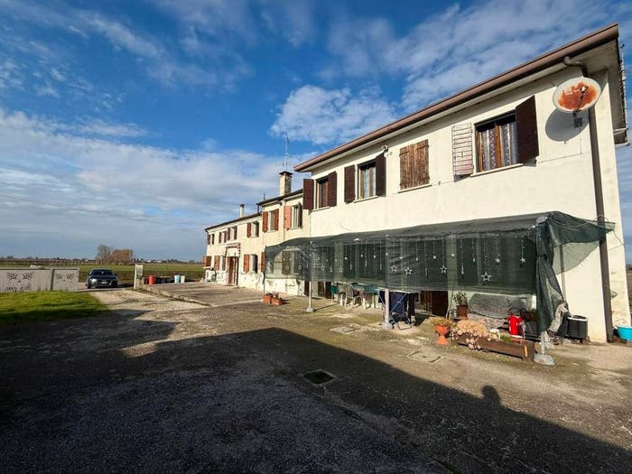 Casa con 6 locali in vendita in Via Roma, Centro, Urbana