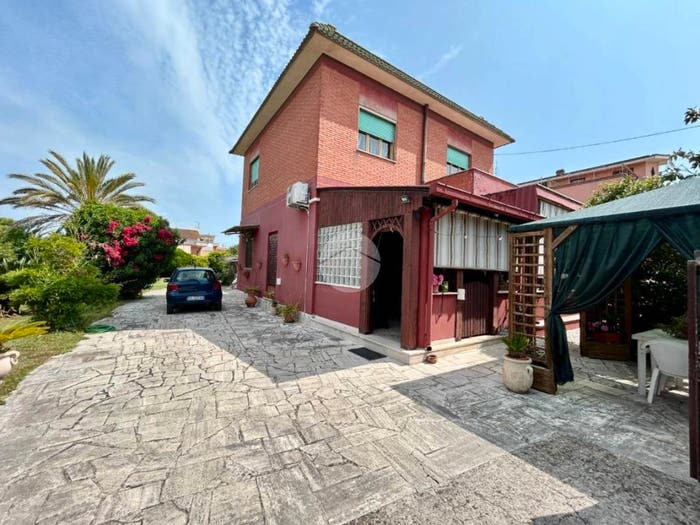Casa con 6 locali in vendita in Via rieti, Villa Claudia, Anzio