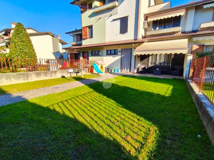 Casa quadrilocale in vendita in Via Capitano Sora, Sforzatica, Dalmine