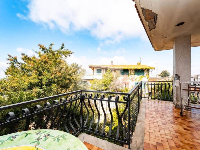 Casa con 6 locali in vendita in Via Nazareth Ai Guantai, Camaldoli, Napoli