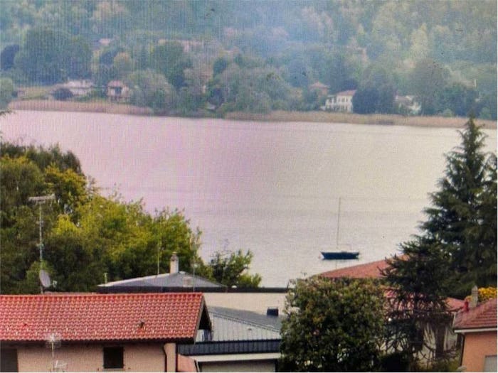 Casa con 6 locali in vendita in Via Monte Bianco, Dormelletto
