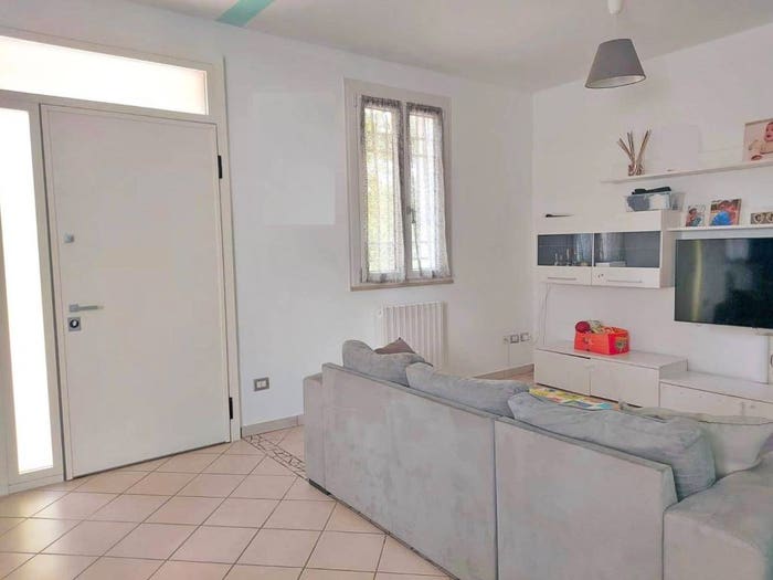 Casa con 5 locali in vendita in Viale Guglielmo Marconi, Centro, Gonzaga