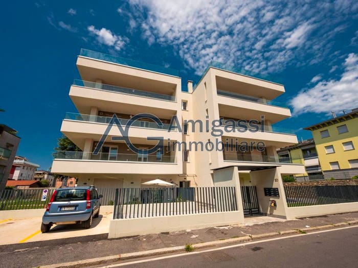 Appartamento quadrilocale in vendita in Via Amilcare Ponchielli, Borgo Palazzo, Bergamo