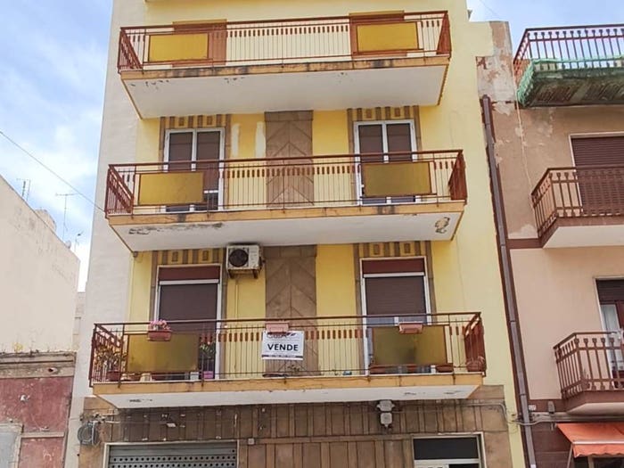 Appartamento con 5 locali in vendita in Via Giovanni Lavaggi, Centro, Augusta