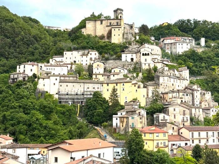 Casa in vendita in Via Dante Alighieri, Centro, Cantalice