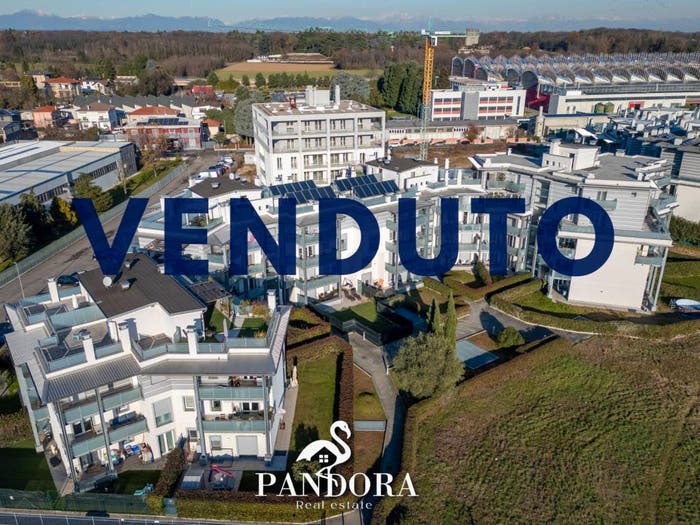 Appartamento trilocale in vendita in Via Francesco Petrarca, Castellanza