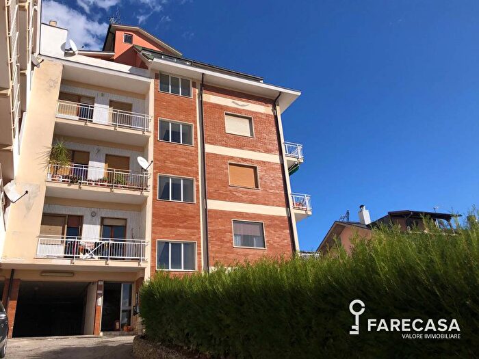Appartamento con 5 locali in vendita in Via Don Luigi Sturzo, Centro, Teramo