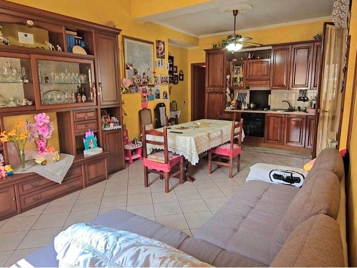 Casa quadrilocale in vendita in Via Montebello, San Martino, Legnano