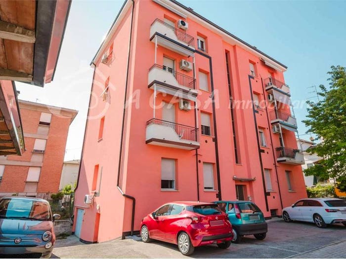 Appartamento trilocale in vendita in via san leonardo, San Leonardo, Parma