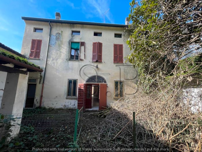 Casa con 6 locali in vendita in Via Tezze, Centro, Mantova