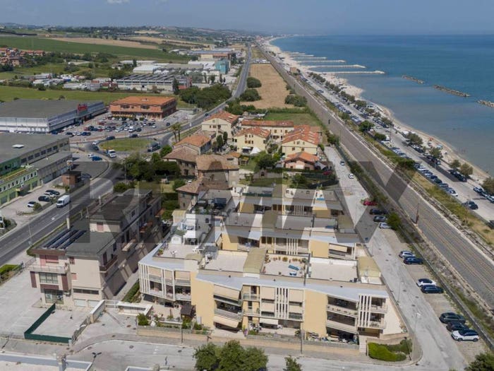 Appartamento con 5 locali in vendita in Via dei Gabbiani, Marina Di Montemarciano, Montemarciano