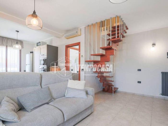 Appartamento trilocale in vendita in Via Sergio Gelsomini, Centro, Correggio