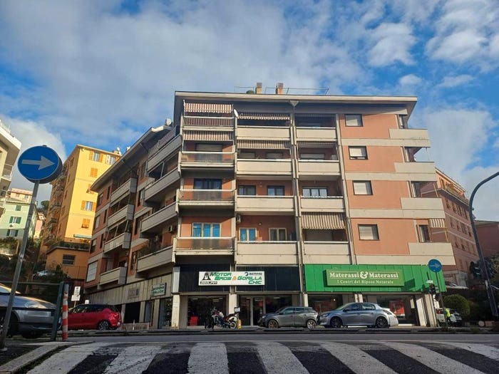 Appartamento con 6 locali in vendita in Passo Armando Vezzelli, Borgoratti, Genova