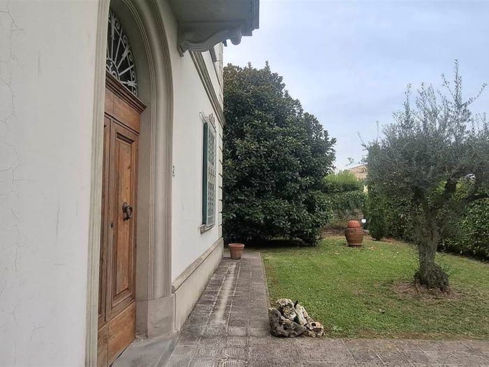Casa con 6 locali in vendita in Centro, Quarrata