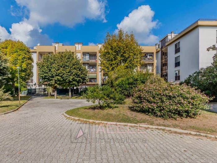 Appartamento quadrilocale in vendita in Via Ottaviano Ubaldini, Dragona, Roma