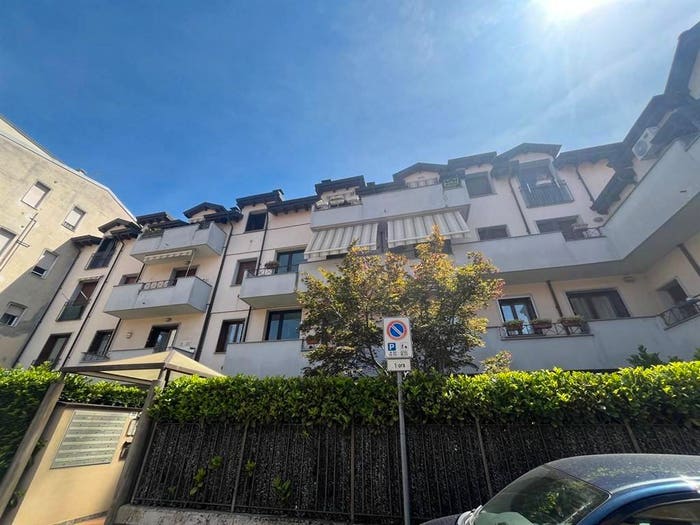 Appartamento bilocale in vendita in Via Volta, Centro Storico, Lissone