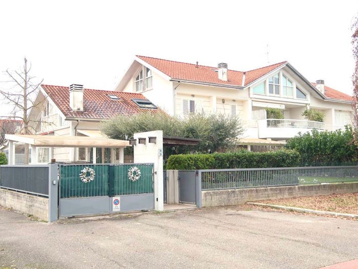 Casa con 6 locali in vendita in Via dei Lillà, Malva, Cervia