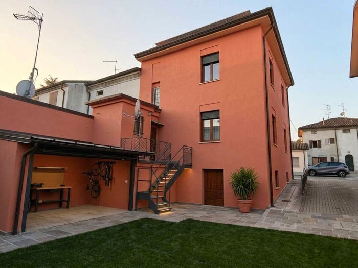 Casa quadrilocale in vendita in Via Gallo, Borello, Cesena