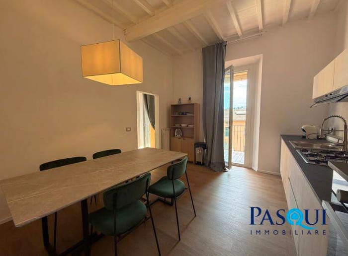 Appartamento con 5 locali in vendita in Via Trento, Centro, Poggibonsi