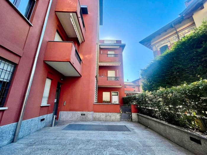 Appartamento con 6 locali in vendita in Via C Cattaneo, Centro, Cantù
