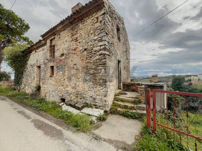 Casa quadrilocale in vendita in Colle della Fonte, Frisa