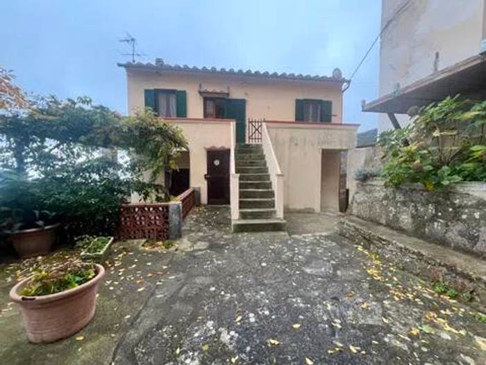 Appartamento quadrilocale in vendita in Centro, Marciana
