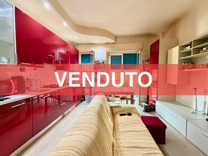 Appartamento bilocale in vendita in Via Roma, Centro, Cesano Boscone