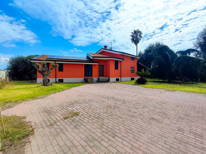 Casa con 6 locali in vendita in Via Lavagna, Cioccati Zucchetti, Nettuno